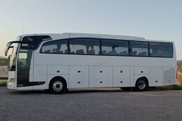 VIP Bus (46 Passengers)